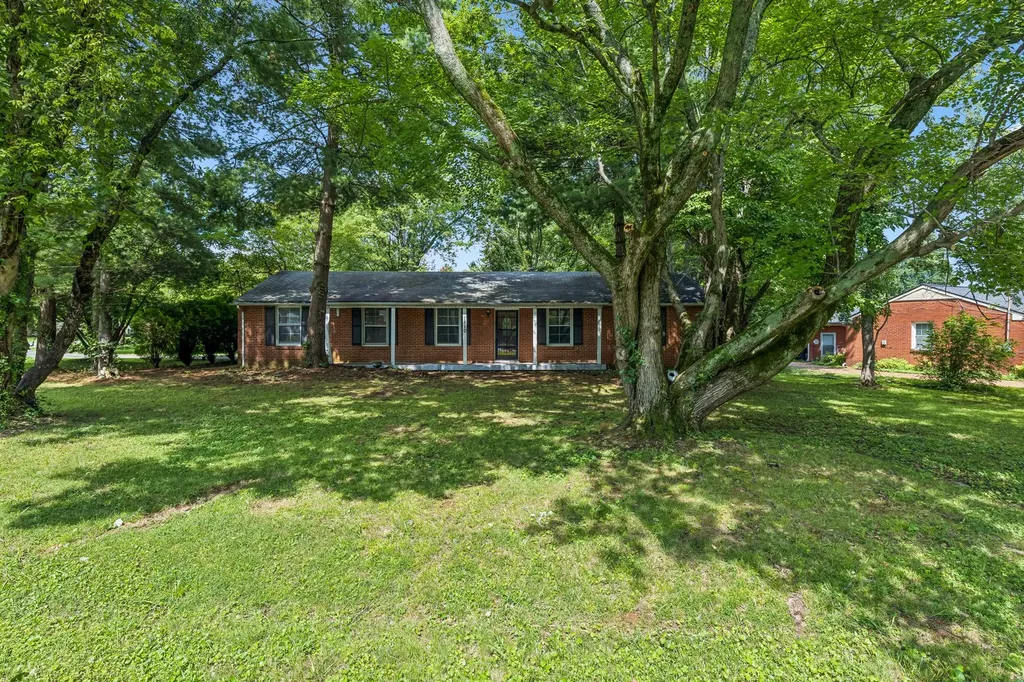 1810 Foxdale Drive Murfreesboro TN 37130