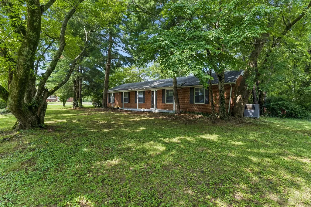 1810 Foxdale Drive Murfreesboro TN 37130