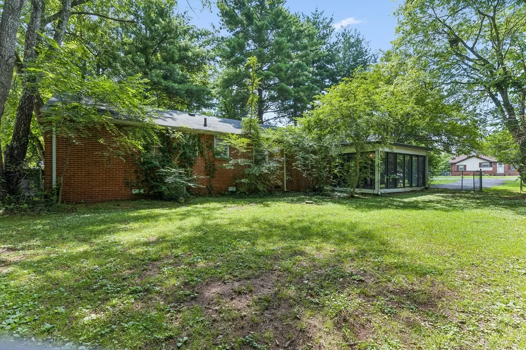 1810 Foxdale Drive Murfreesboro TN 37130