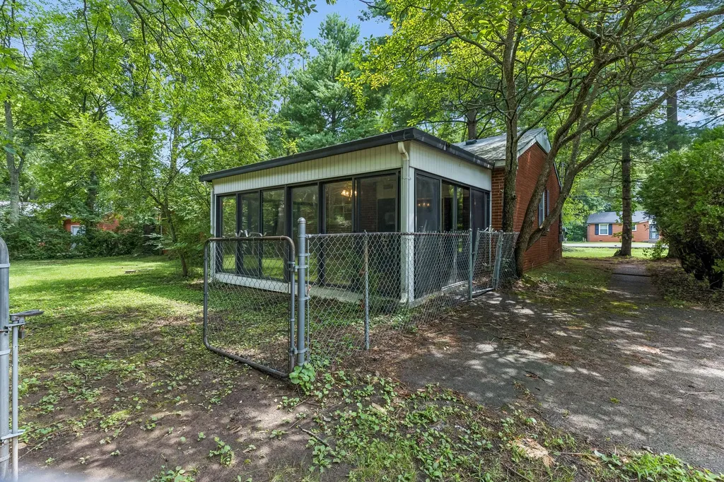 1810 Foxdale Drive Murfreesboro TN 37130