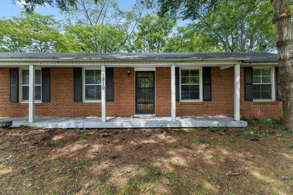 1810 Foxdale Drive Murfreesboro TN 37130