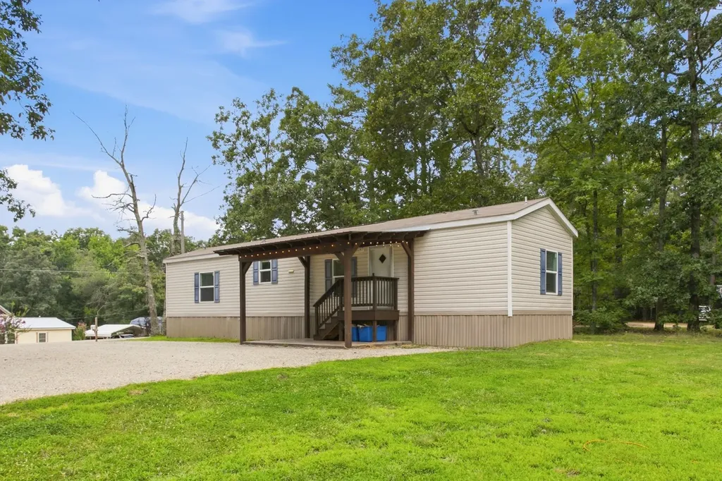 261 Joe Avenue Hohenwald TN 38462