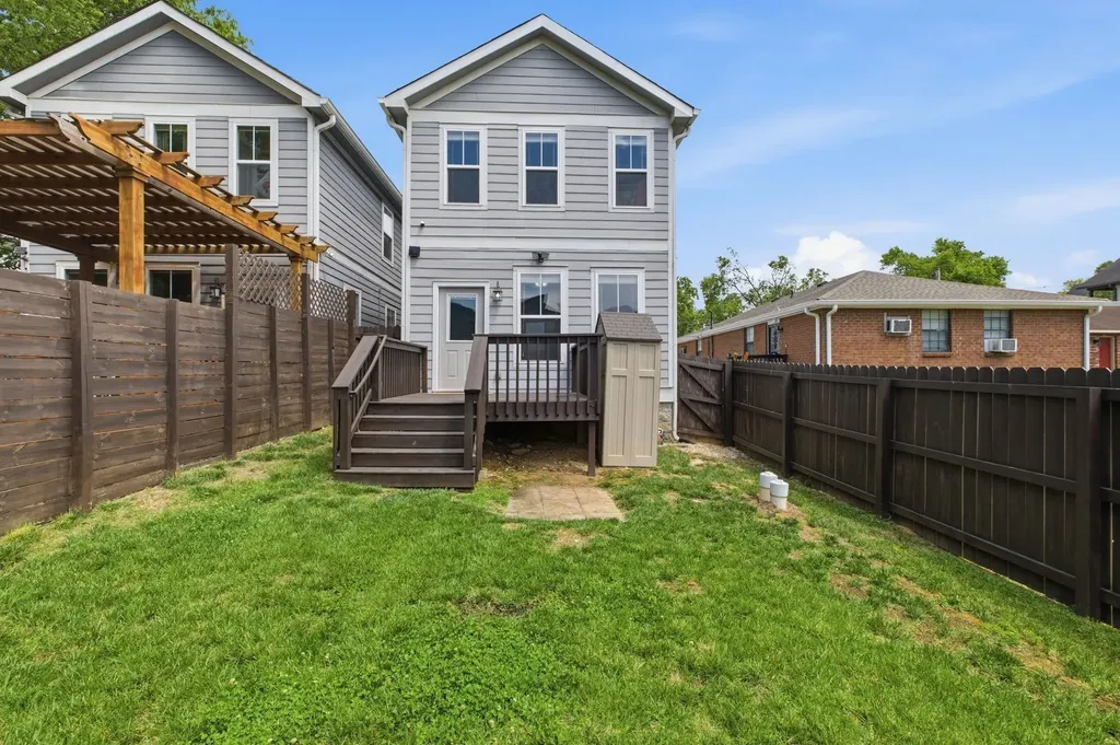 2140A Burns Street Nashville TN 37216