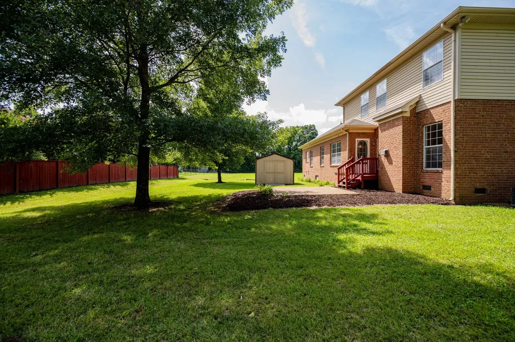7011 Buffalo Drive La Vergne TN 37086