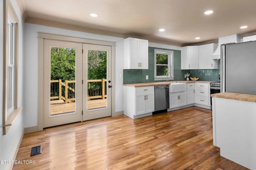 3100 Greenway Drive Knoxville TN 37918