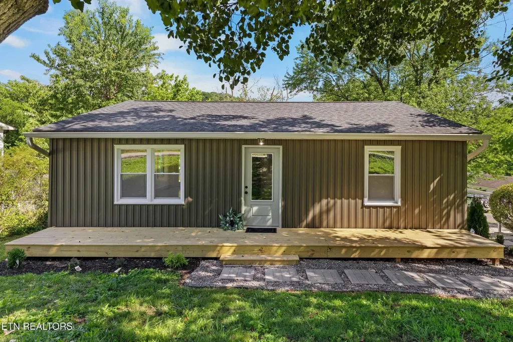 3100 Greenway Drive Knoxville TN 37918
