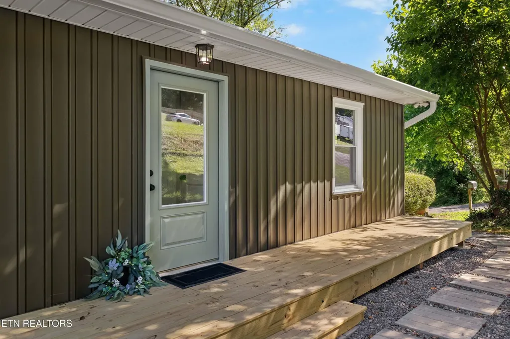 3100 Greenway Drive Knoxville TN 37918
