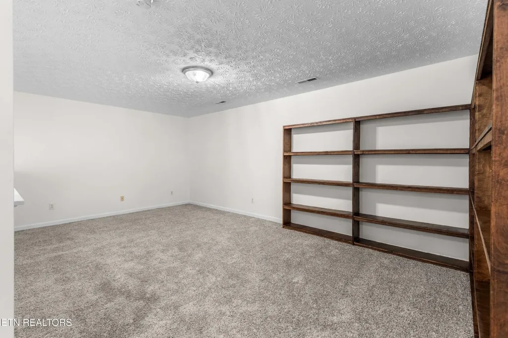 5290 Avery Woods Lane Knoxville TN 37921