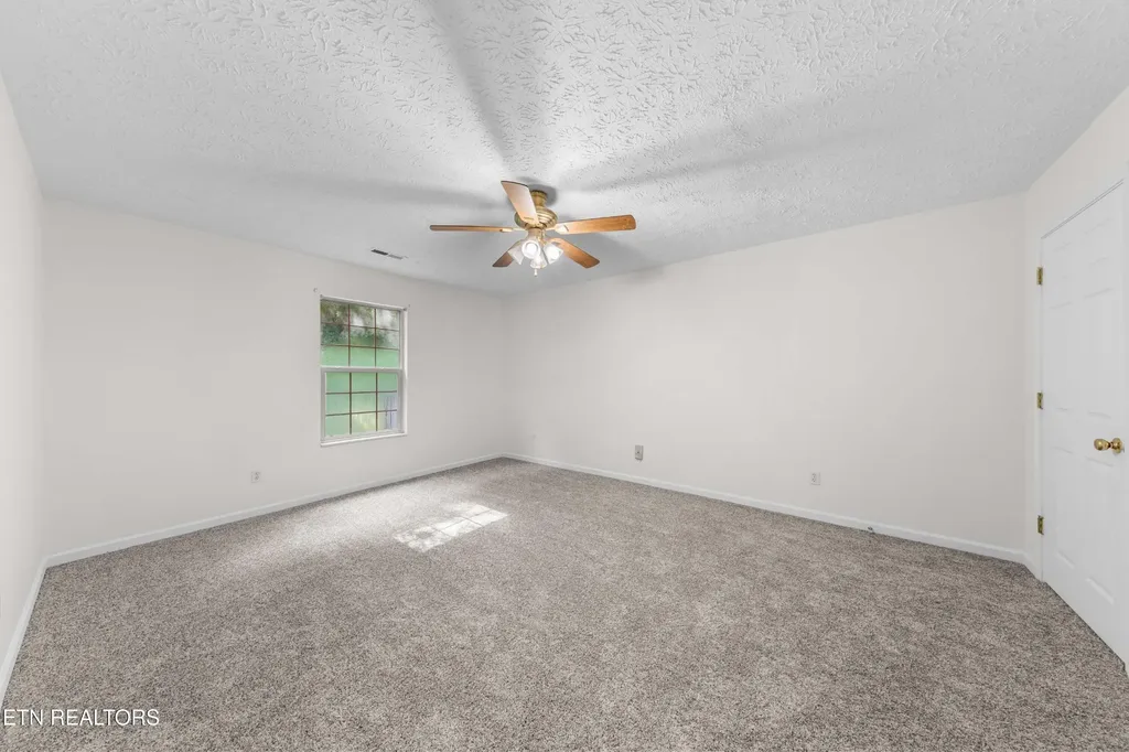 5290 Avery Woods Lane Knoxville TN 37921