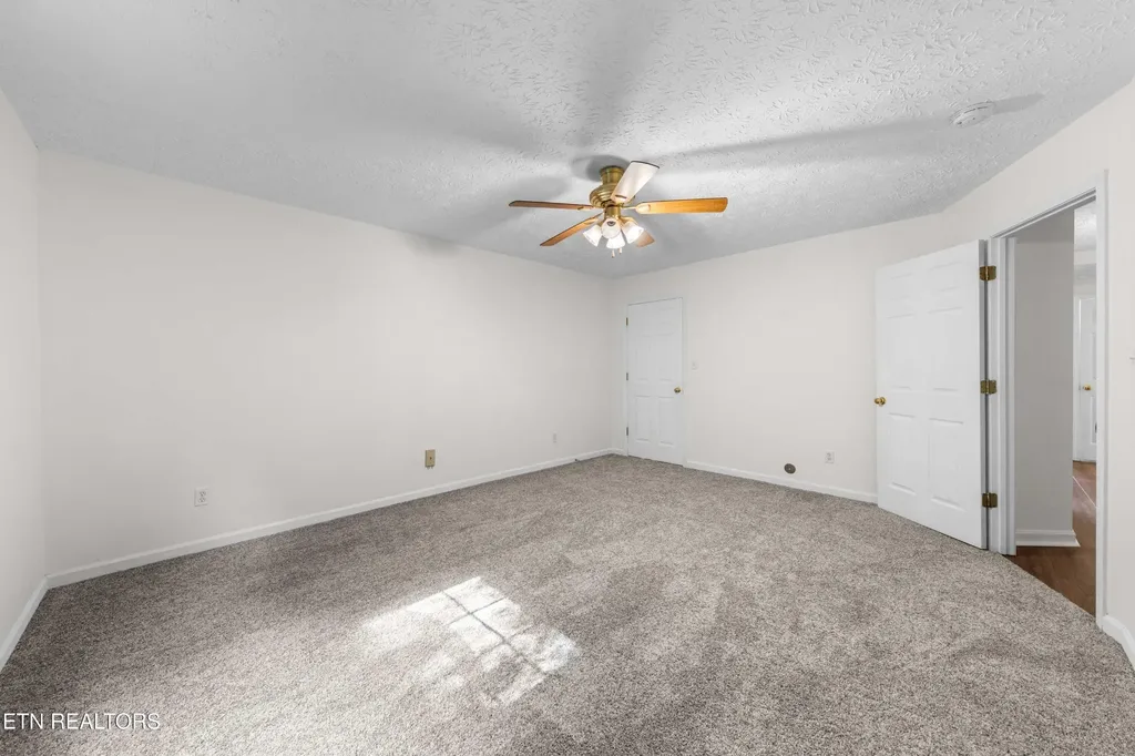 5290 Avery Woods Lane Knoxville TN 37921