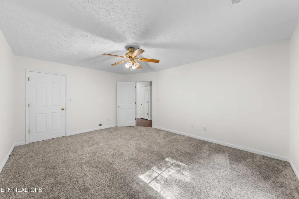 5290 Avery Woods Lane Knoxville TN 37921
