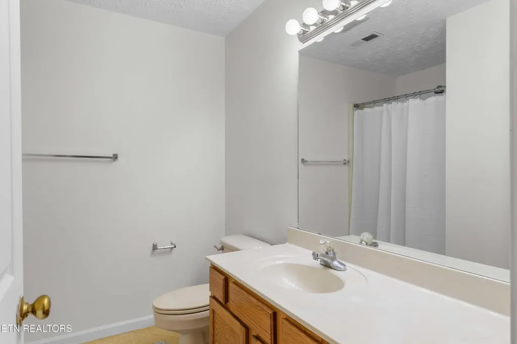 5290 Avery Woods Lane Knoxville TN 37921