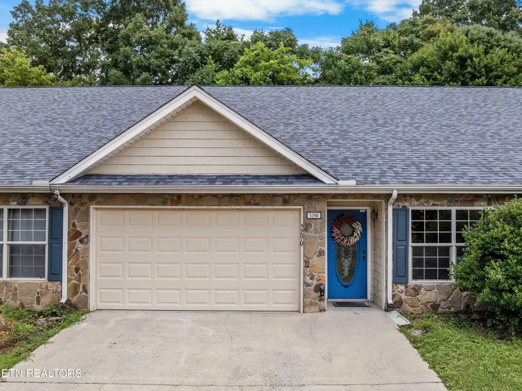 5290 Avery Woods Lane Knoxville TN 37921
