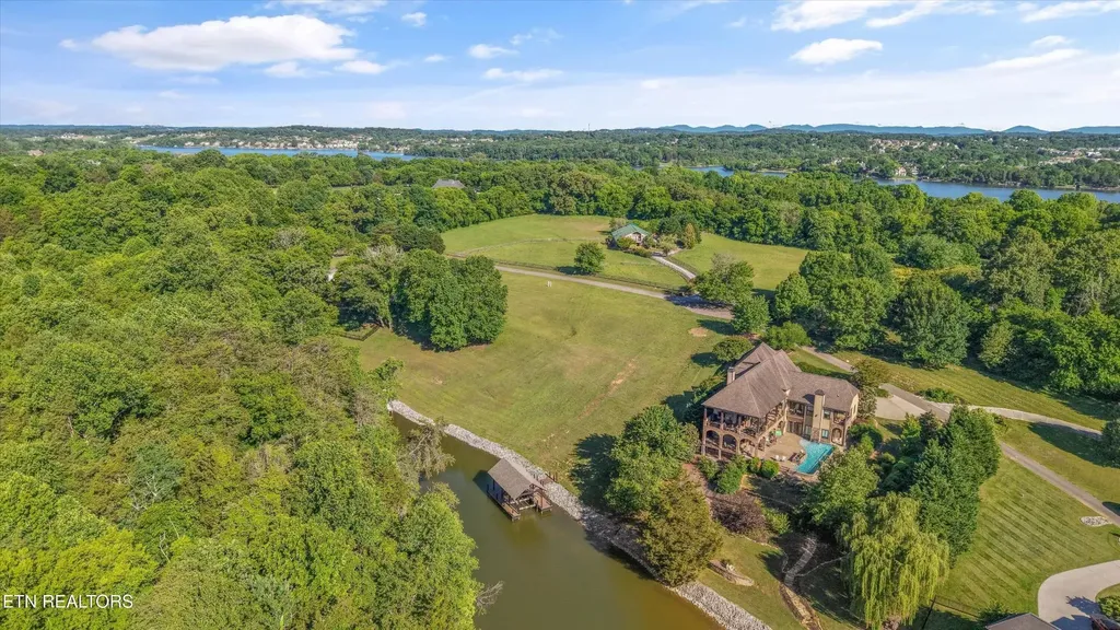 3842 Attley Drive Louisville TN 37777