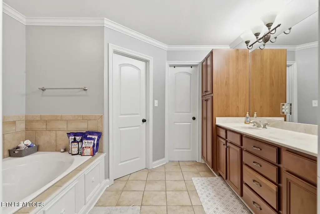 9648 Valley Woods Lane Knoxville TN 37922