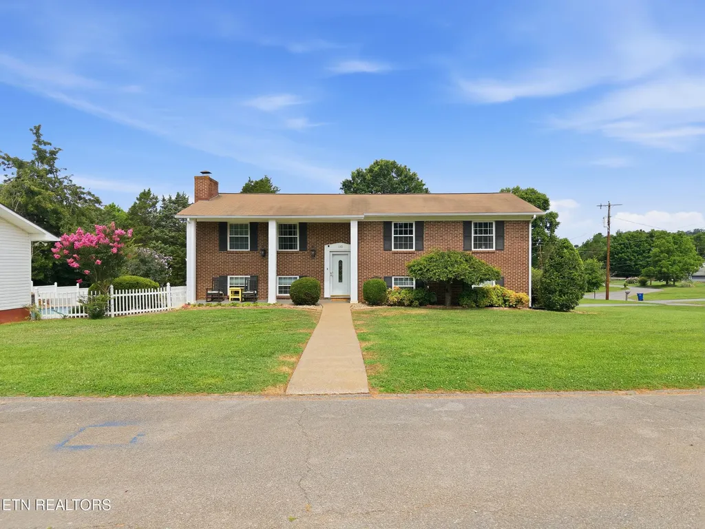 135 Colonial Circle Seymour TN 37865