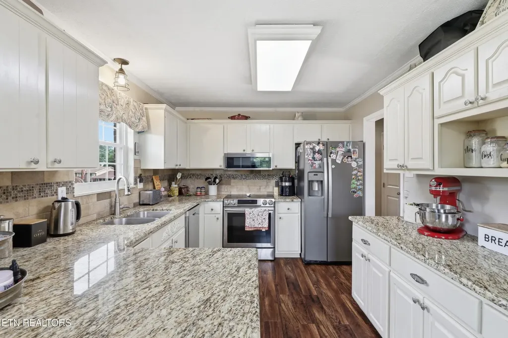 135 Colonial Circle Seymour TN 37865