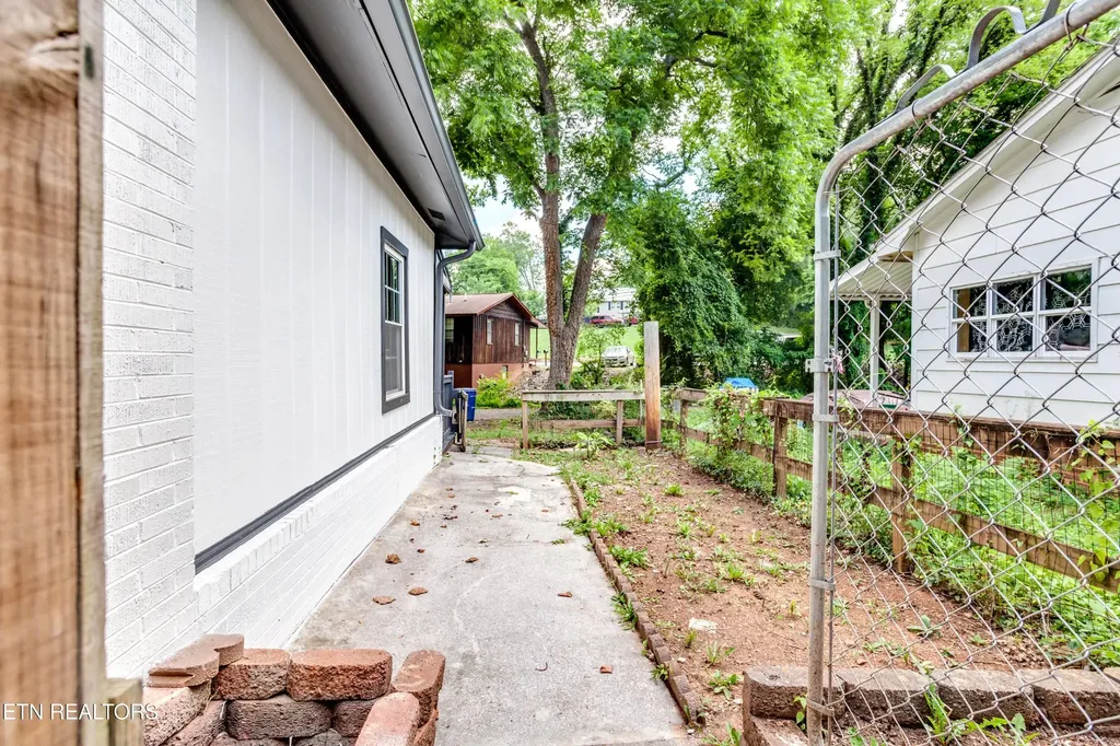 2316 W Patrick Avenue Maryville TN 37804