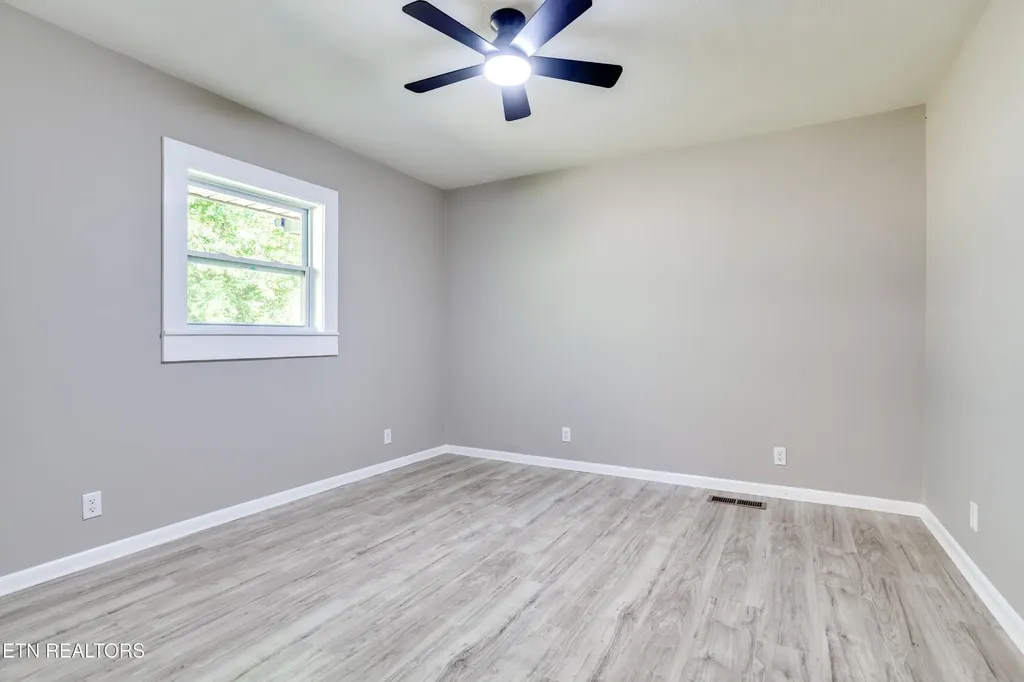 114 W Maiden Lane Oak Ridge TN 37830