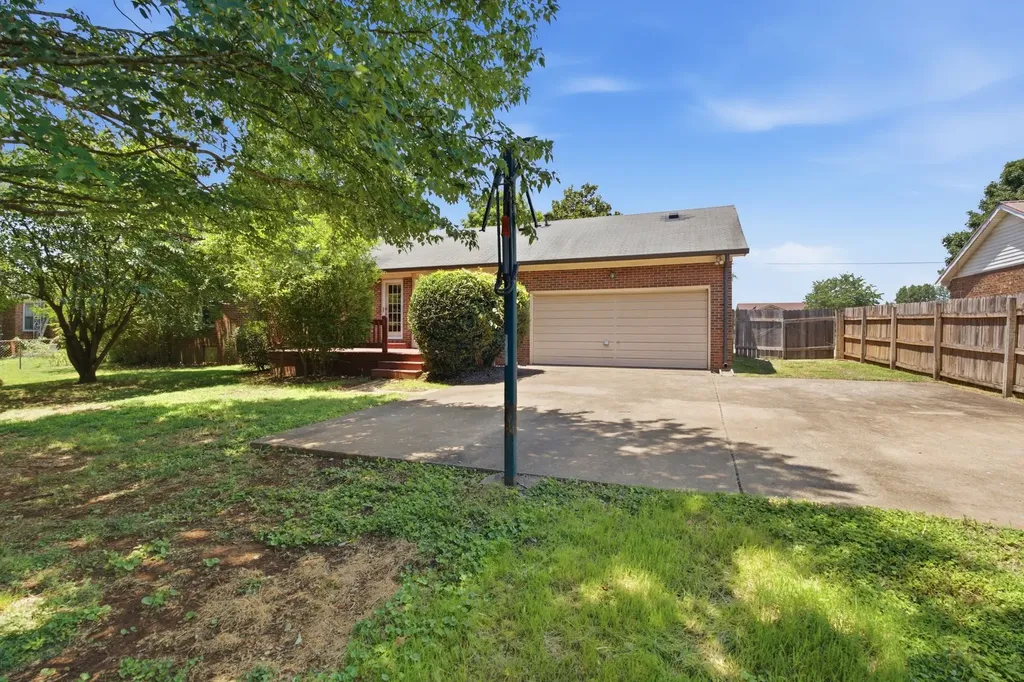 562 Sharondale Drive Murfreesboro TN 37129