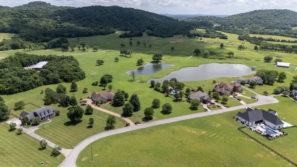 107 Forrest Court Shelbyville TN 37160