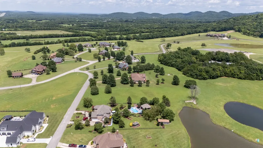 107 Forrest Court Shelbyville TN 37160