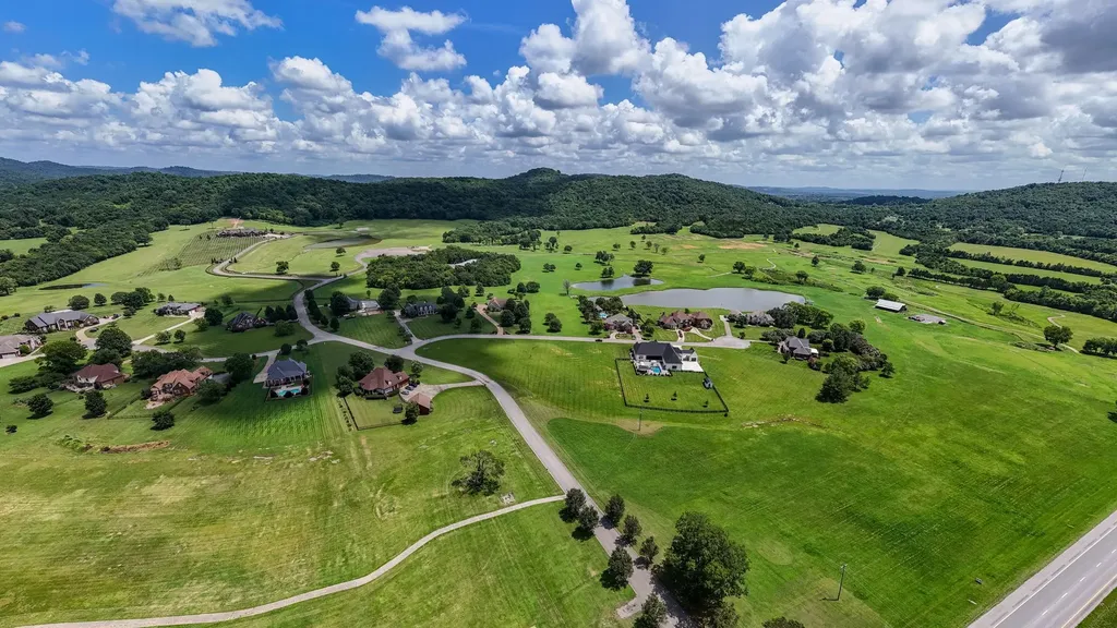 107 Forrest Court Shelbyville TN 37160
