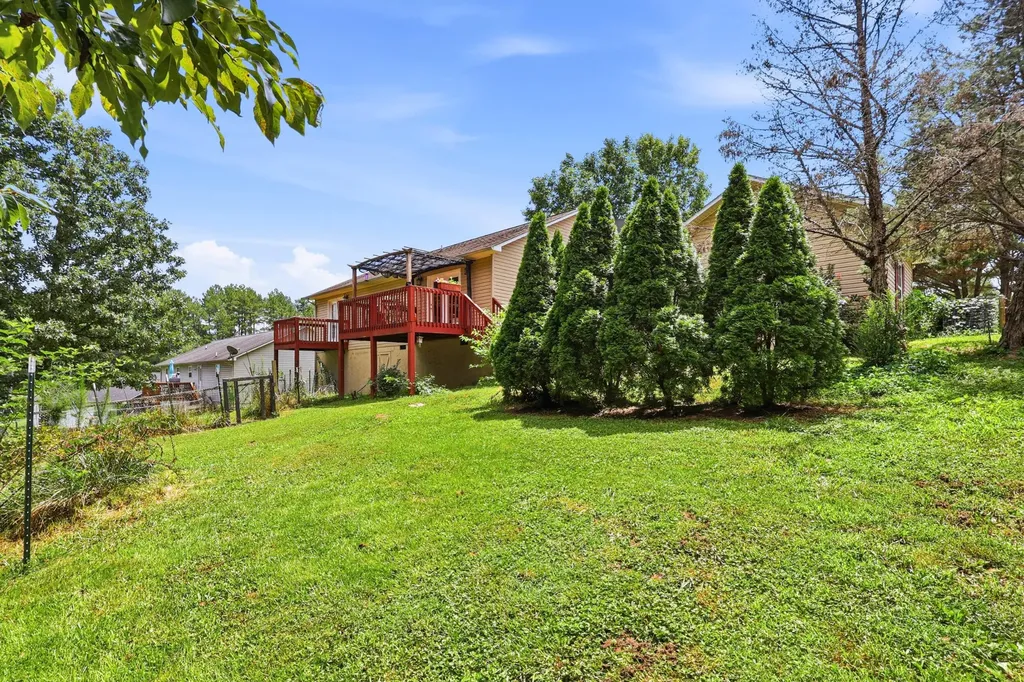 160 Pine Ridge Drive Dayton TN 37321