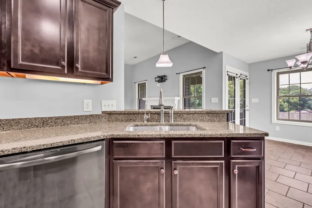 1453 Rustys Lane Clarksville TN 37042