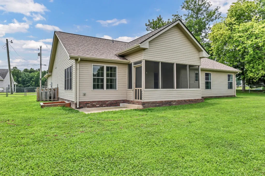 1453 Rustys Lane Clarksville TN 37042