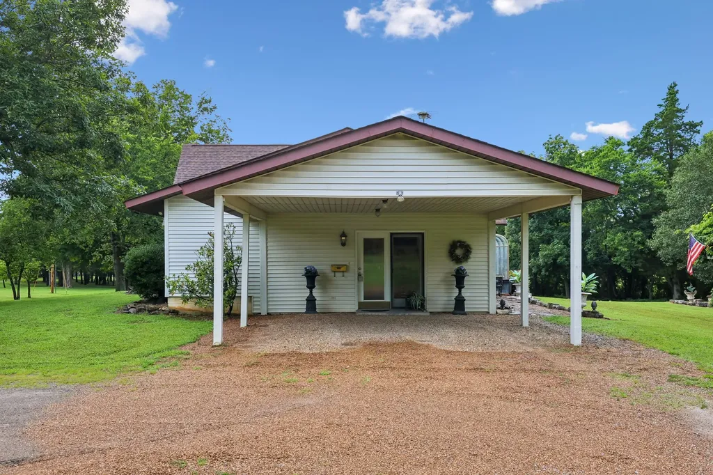 11627 Bell Buckle Road Bell Buckle TN 37020