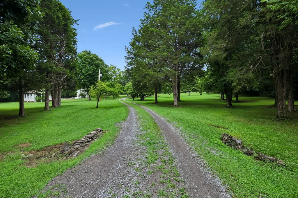 11627 Bell Buckle Road Bell Buckle TN 37020
