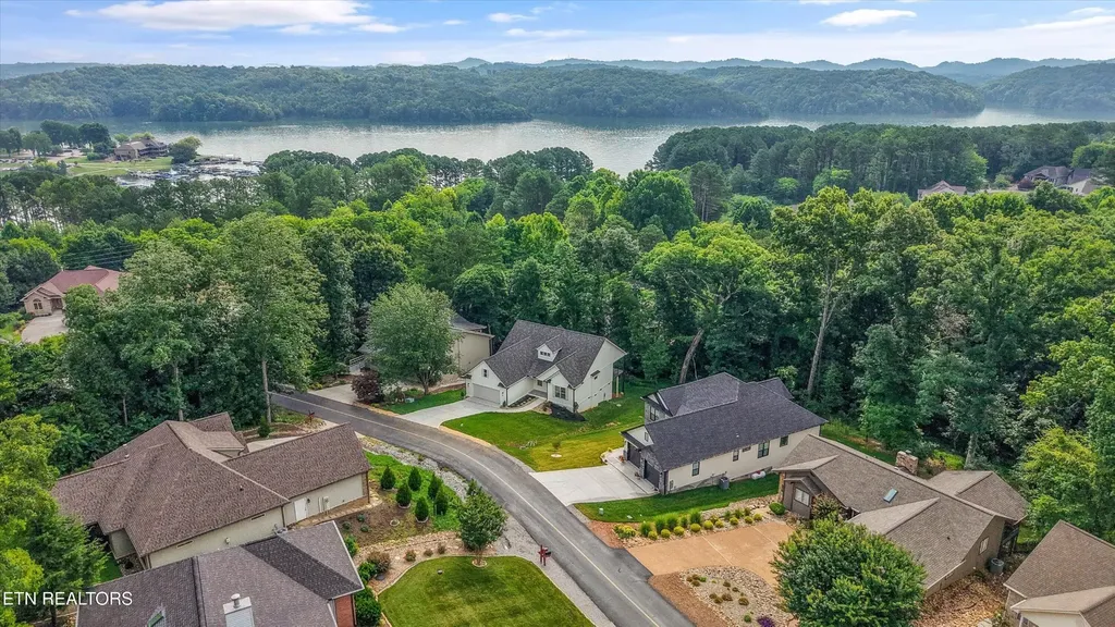 239 Ootsima Way Loudon TN 37774