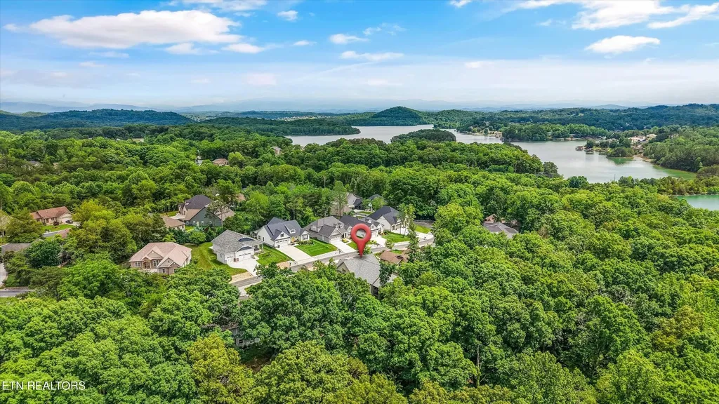 173 Elokwa Way Loudon TN 37774