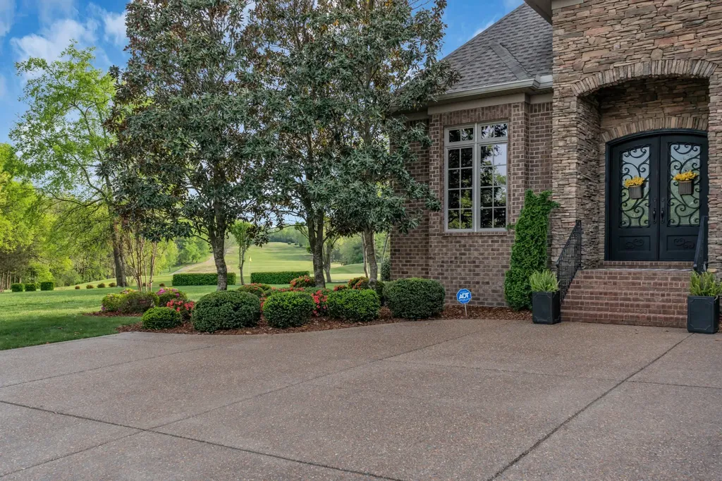 1055 Litchfield Place Gallatin TN 37066