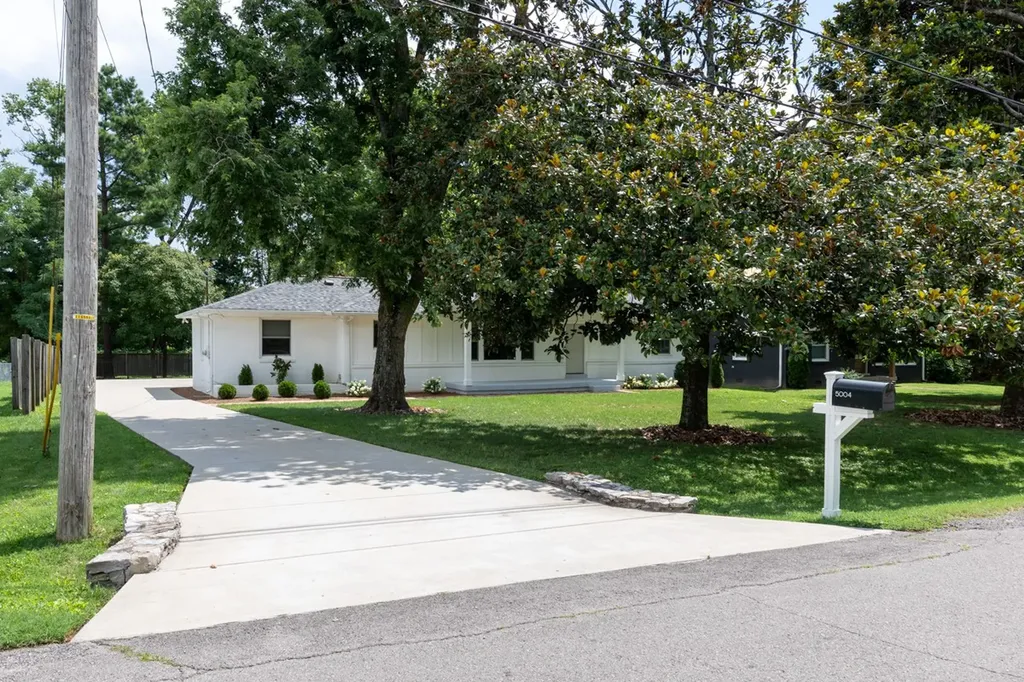 5004 Danby Drive Nashville TN 37211