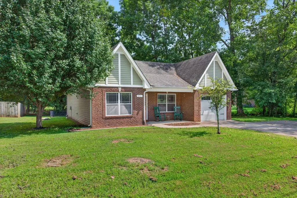 808 Dunbar Cave Road Clarksville TN 37043
