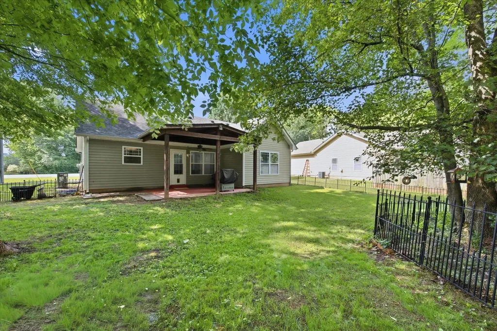 808 Dunbar Cave Road Clarksville TN 37043