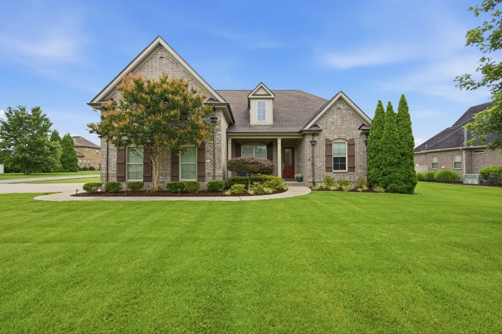 2734 Wynthrope Hall Drive Murfreesboro TN 37129