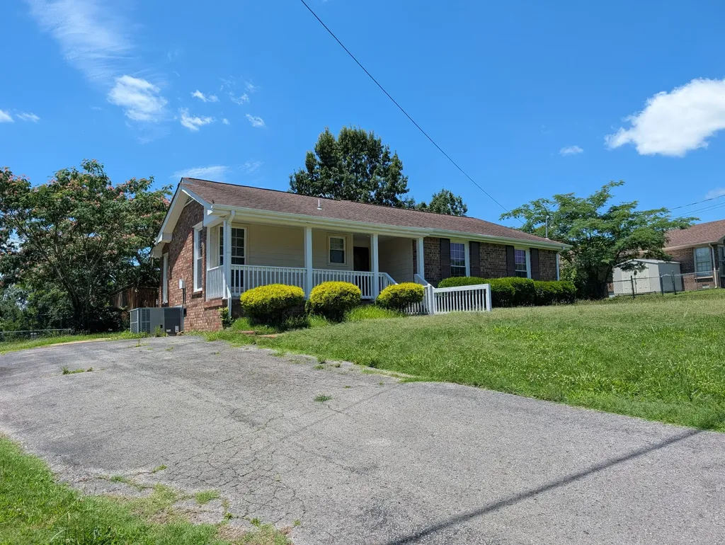 102 Post Oak Road Hendersonville TN 37075