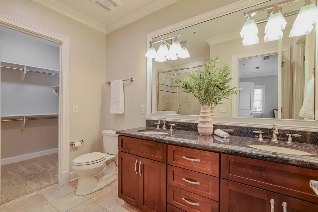 3210 W End Circle Nashville TN 37203