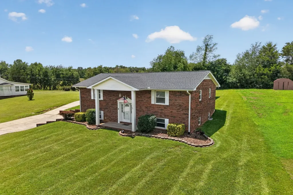 225 Westgate Drive Baxter TN 38544