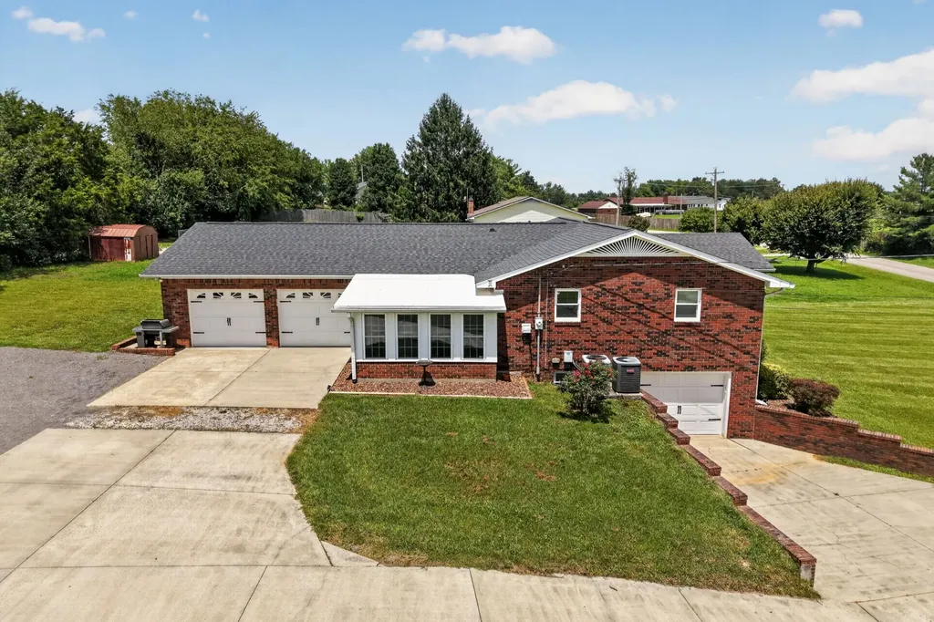 225 Westgate Drive Baxter TN 38544