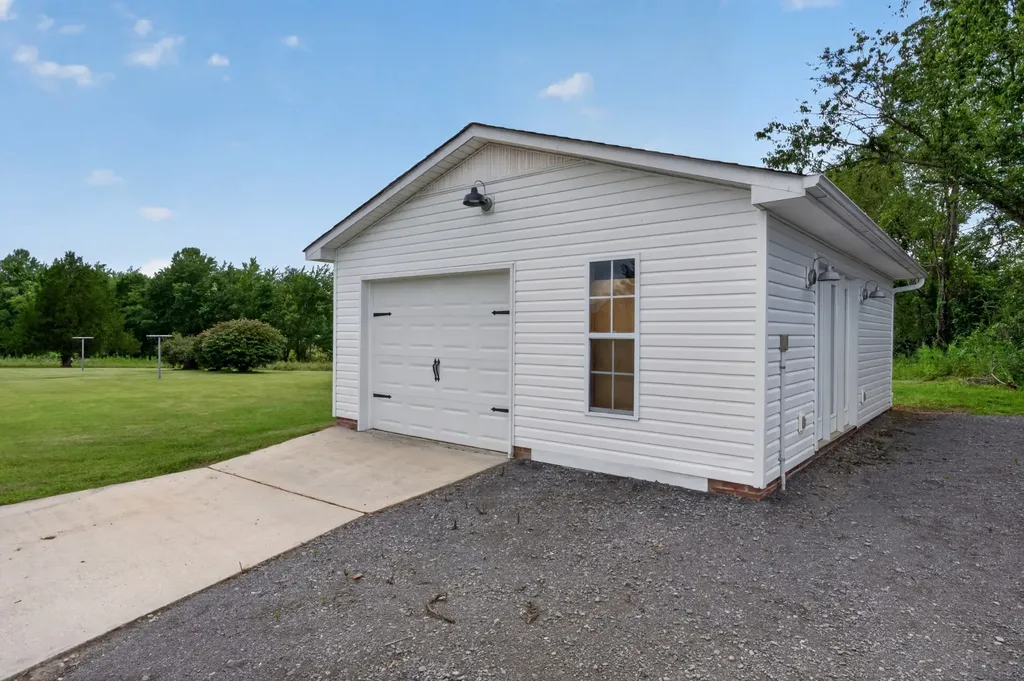 225 Westgate Drive Baxter TN 38544