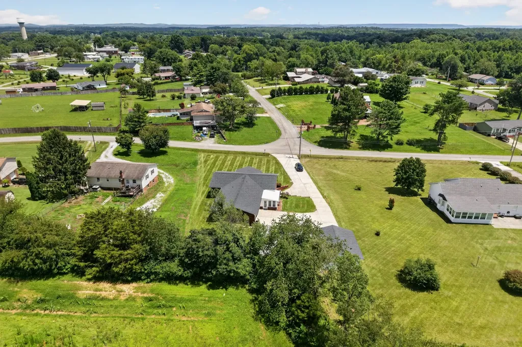 225 Westgate Drive Baxter TN 38544