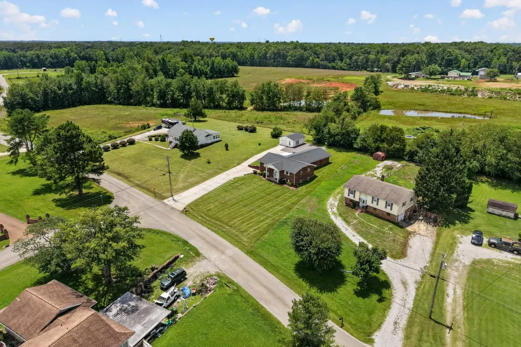 225 Westgate Drive Baxter TN 38544