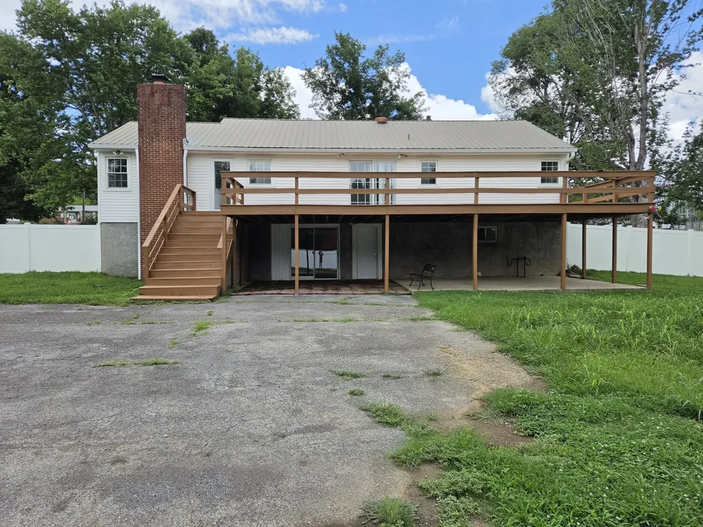 325 Murfreesboro Road Woodbury TN 37190