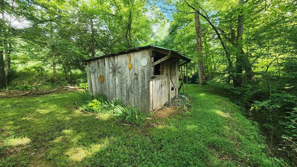 340 Christian Community Road Livingston TN 38570