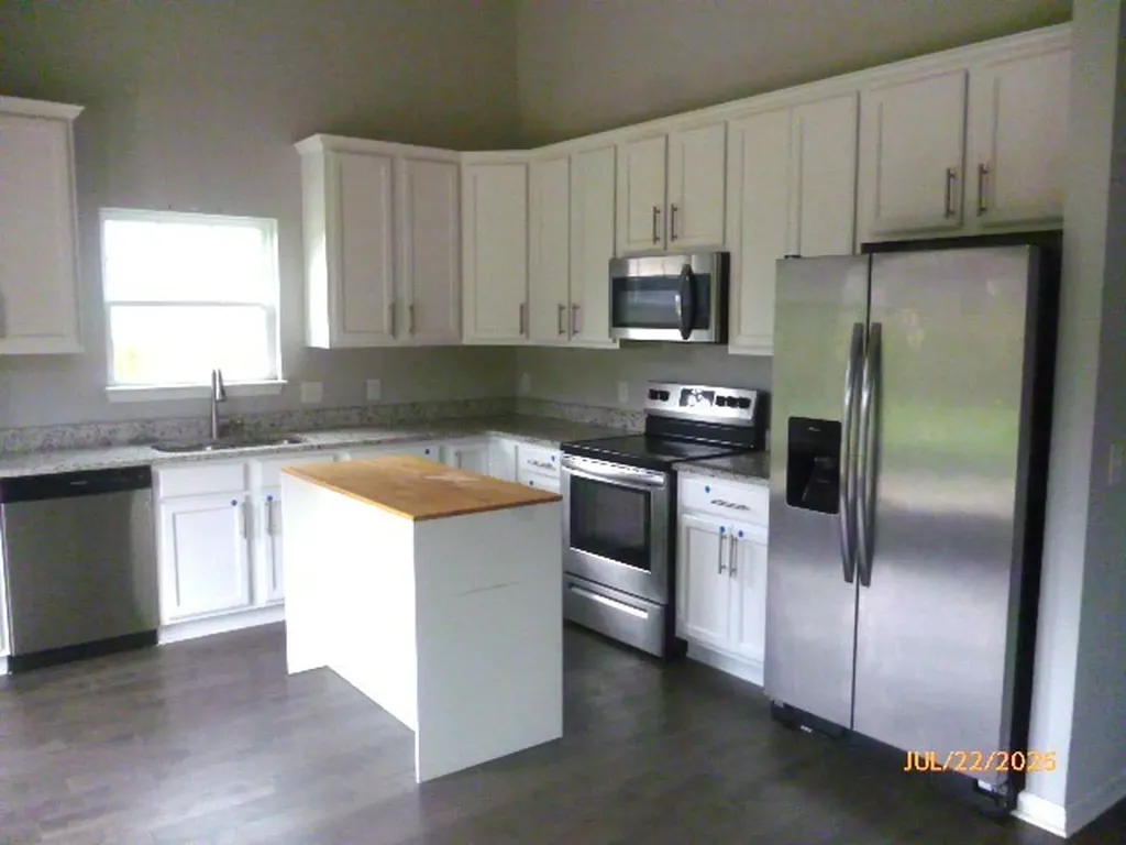 718 Monarchos Bend Burns TN 37029