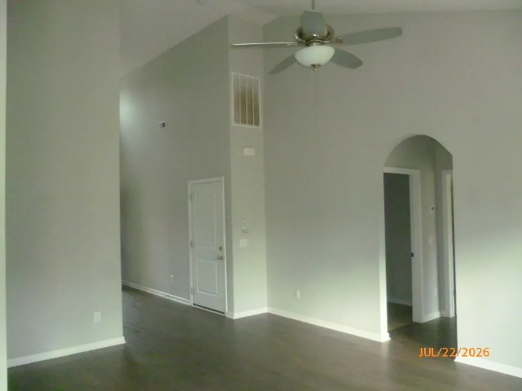 718 Monarchos Bend Burns TN 37029